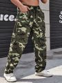 Men Plus Camo Print Flap Pocket Drawstring Waist Cargo Pants