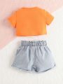 SHEIN Kids EVRYDAY Toddler Girls Letter Graphic Tee & Roll Up Hem Denim Shorts