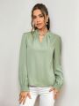 SHEIN Privé Keyhole Neck Solid Color Top