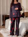 Round Neck Leisure Pajama With Red Lip Pattern