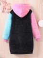 SHEIN Kids CHARMNG Tween Girl Letter Embroidery Colorblock Dual Pocket Hooded Teddy Dress