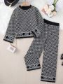 SHEIN Kids EVRYDAY Fashionable Niche Alphabet Jacquard Design Suit For Older Girls