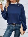 SHEIN Frenchy Women'S Solid Color Sweatshirt With Button Decoration And Lace Collar