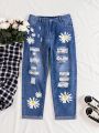 Plus Size Women's Daisies Printed Ripped Jeans