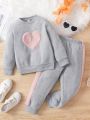 Young Girl Heart Patched Sweatshirt & Contrast Side Seam Sweatpants