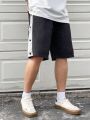 Manfinity Hypemode Men's Loose-Fit Shorts With Contrast Color Edge