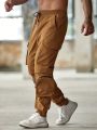 Manfinity LEGND Men Solid Zipper Detail Cargo Pants