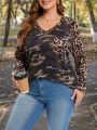 SHEIN LUNE Plus Size Camouflage & Leopard Print V-neck T-shirt