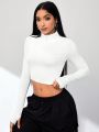 SHEIN Daily&Casual White Stand Collar Cropped Sweatshirt