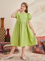 SHEIN Kids Nujoom Tween Girls' Loose Fit Casual Bubble Sleeve Texture Fabric Knee-Length Dress With Loose Round Neck