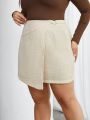 SHEIN Privé Plus Size Women's Solid Color Mini Skirt