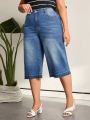 SHEIN LUNE Plus Size Women'S Frayed Hem Mid-Calf Denim Capri Jeans