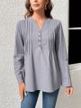 EMERY ROSE Women's Solid Color Notched V-neck Pleated Shirt