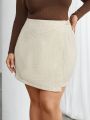 SHEIN Privé Plus Size Women's Solid Color Mini Skirt