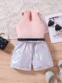 SHEIN Kids HYPEME Toddler Girls' Ribbed Knit Halter Top & Holographic Shorts 2pcs/Set With Belt And Bag