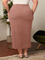 SHEIN CURVE+ Plus Size Solid Color Slim Fit Skirt