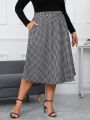 SHEIN Clasi Plus Size Women's Plaid Skirt With Insert Pockets