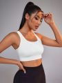 Yoga Basic Sports Bra For A Beautiful Back