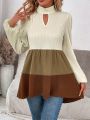 Colorblock Keyhole Neckline Lantern Sleeve Peplum Blouse