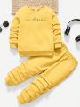 SHEIN Kids EVRYDAY 2pcs/Set Toddler Boys' Comfortable Letter Print Crewneck Sweatshirt And Sports Pants, Casual Outfit