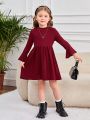 SHEIN Kids HYPEME Young Girl Flounce Sleeve Cable Knit Dress