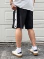 Manfinity Hypemode Men's Loose-Fit Shorts With Contrast Color Edge