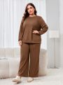 SHEIN Mulvari Plus Size Solid Color Top And Pants Set