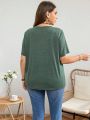 SHEIN LUNE Plus Size Round Neck T-Shirt With Button Details