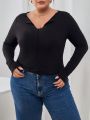 SHEIN Essnce Women's Plus Size V-neck Solid Color Slim Fit T-shirt
