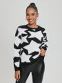 Le freak c est chic Women's Casual Round Neck Sweater With Star Print