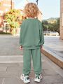 SHEIN Kids EVRYDAY Young Boy Solid Pullover & Sweatpants Set