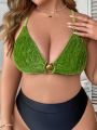 SHEIN Swim Chicsea Plus Size Solid Color Textured Swimsuit Top