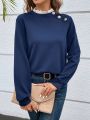 SHEIN Frenchy Women'S Solid Color Sweatshirt With Button Decoration And Lace Collar