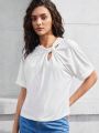 SHEIN BIZwear Women'S Solid Color Twist Hollow T-Shirt