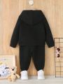 SHEIN Baby Boy Letter Patched Kangaroo Pocket Hoodie & Sweatpants