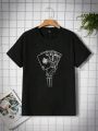 Manfinity EMRG Loose Men's Skull Hand & Playing Cards Print Round Neck T-Shirt