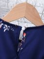 SHEIN Kids SUNSHNE Toddler Girls' Holiday Floral Printed Flutter Sleeve Belted Dress