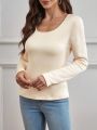 SHEIN Essnce 2pcs Solid Scoop Neck Thermal Tee