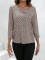 SHEIN LUNE Women's Geometric Pattern Printed Rolled Sleeve Shirt