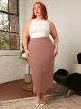 SHEIN CURVE+ Plus Size Solid Color Slim Fit Skirt