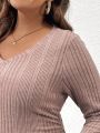 SHEIN LUNE Plus Size Solid Color Long Sleeve V-neck T-shirt