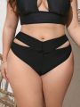 SHEIN Swim Classy Plus Size Women's Solid Color Hollow Out Swim Briefs