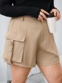 SHEIN Essnce Women's Plus Size Flap Pocket Shorts