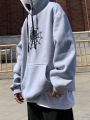 Men Spider Web Print Kangaroo Pocket Drawstring Hoodie