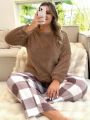 Plus Size Womens' Plush Top And Checked Pants Pajama Set