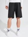 SHEIN Teenage Boys' Drawstring Waistband Shorts With Patch Detailing