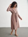 SHEIN Leisure Contrast Binding Belted Lounge Robe