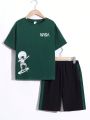 SHEIN Kids EVRYDAY Boys' Casual Streetwear Astronaut Printed Round Neck Short Sleeve T-Shirt And Shorts Knit Two Piece Outfit