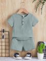 SHEIN Baby Boy Buttoned Half-Placket Short Sleeve Top And Shorts, Casual And Comfortable Outfit