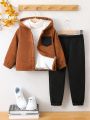 SHEIN Kids EVRYDAY Toddler Boys' Pocket Decoration Cool Street Hooded Jacket And Solid Sports Pants Set, Autumn And Winter